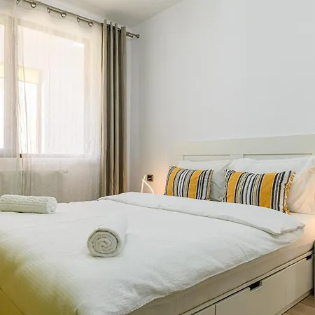 Jad - Isaran & Maurer Apartment Brașov
